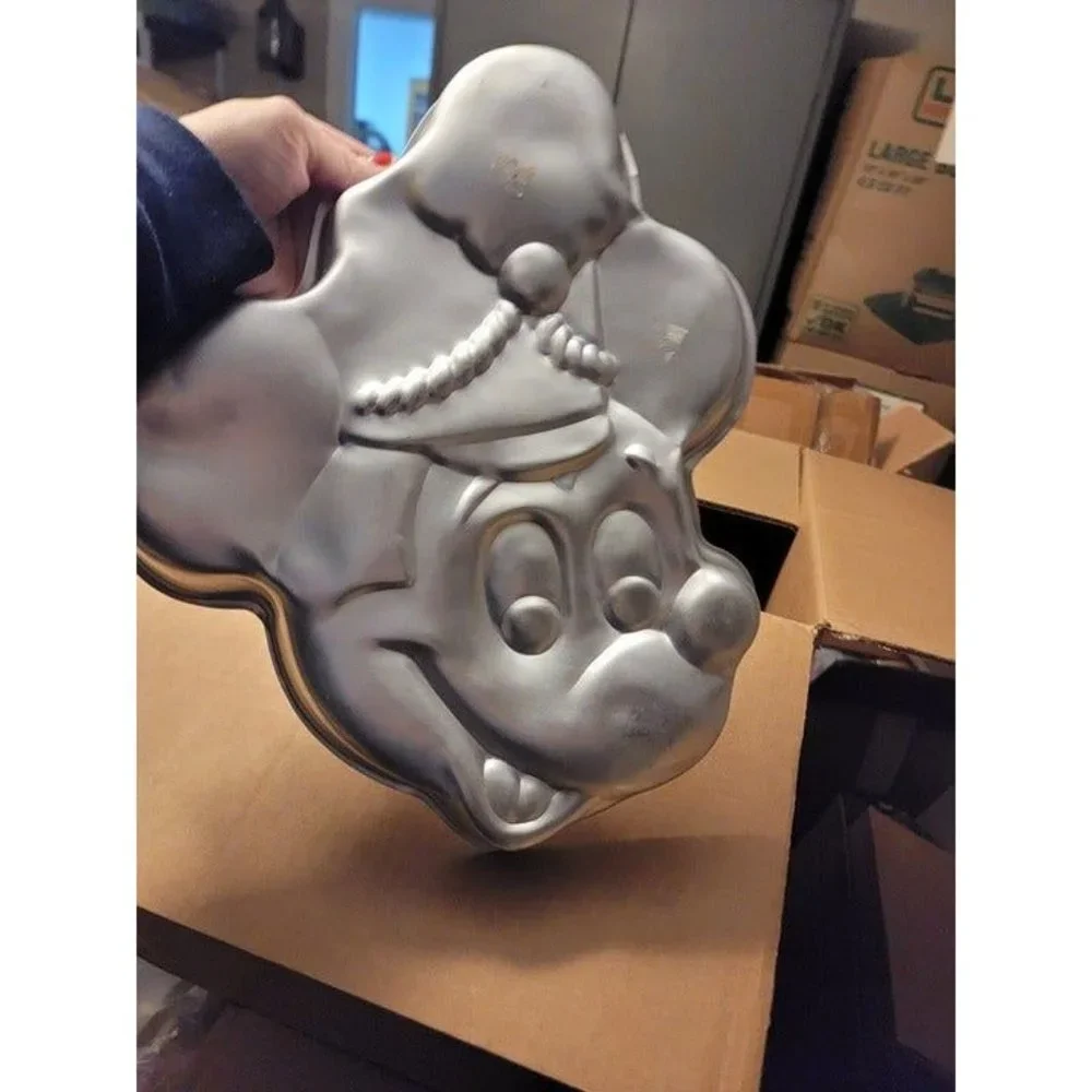 Wilton‎ Disney Mickey Mouse Band Leader Cake Pan (515-302) Retired